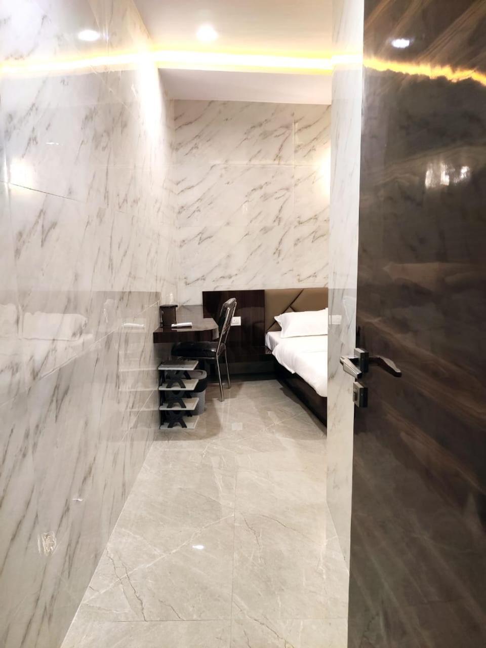 Hotel Comfy Inn Mumbai Luaran gambar